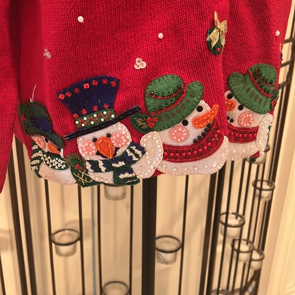 Christmas embroidered sweater - Picture 5 of 5